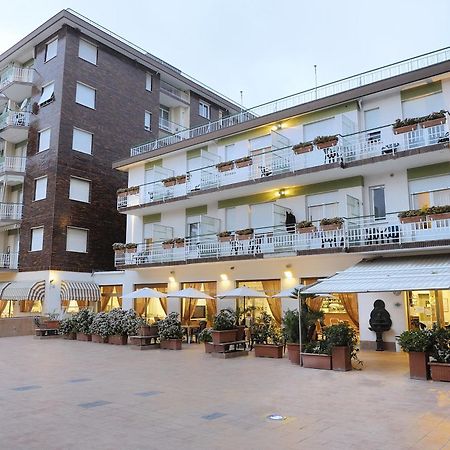 Hotel Arma Ristorante Arma di Taggia Exterior photo