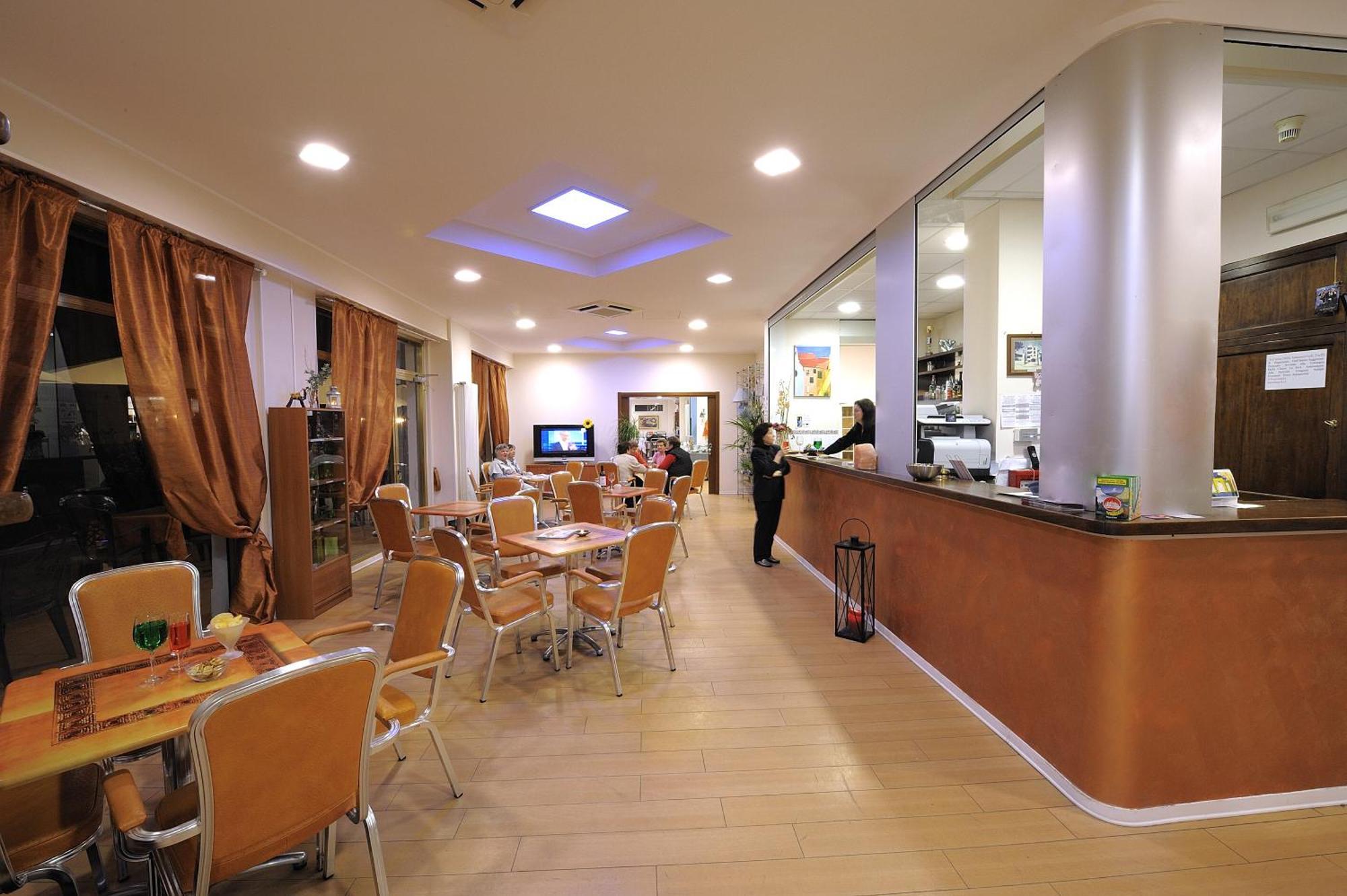 Hotel Arma Ristorante Arma di Taggia Exterior photo