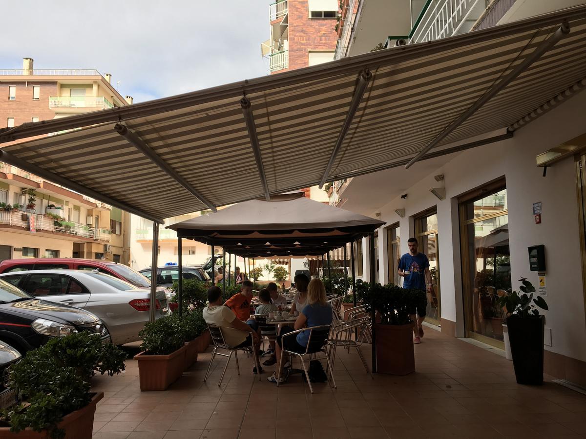 Hotel Arma Ristorante Arma di Taggia Exterior photo